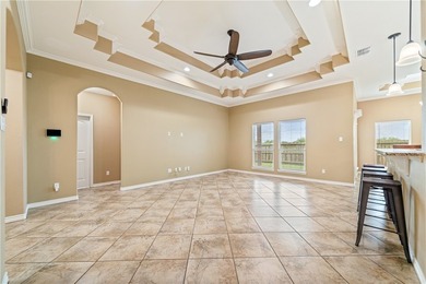 Welcome to this spacious 4-bedroom, 3-bathroom stucco home - photo 5