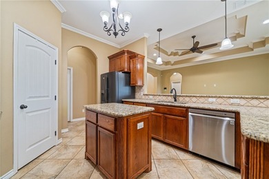 Welcome to this spacious 4-bedroom, 3-bathroom stucco home - photo 9