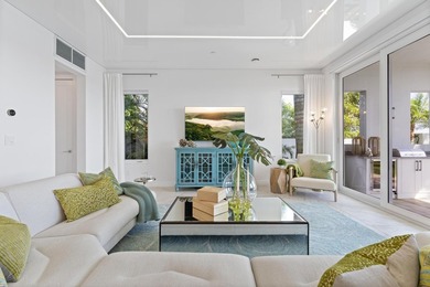 Move-in ready, this waterfront corner villa offers VIEWS - photo 19