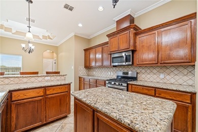 Welcome to this spacious 4-bedroom, 3-bathroom stucco home - photo 10