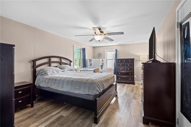 Welcome home to this totaly remodled ranch offering a - photo 21