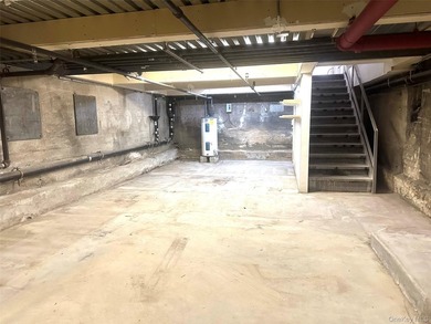 Rare opportunity Prime Retail Space in the Heart of Flushing - photo 3