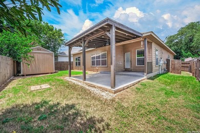 Beautifully maintained 3-bedroom, 2.5-bath home with 1,631 sq ft - photo 33
