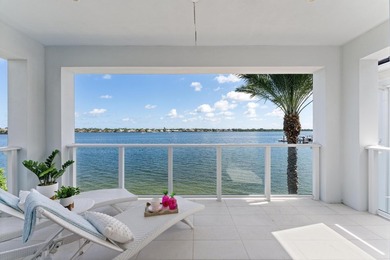 Move-in ready, this waterfront corner villa offers VIEWS - photo 35