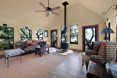 Live your Hill Country dream in this peaceful 2-bed, 2-bath - photo 7