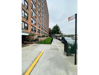 Fully updated 2 Bedroom Coop, Located on the 4t floor. This Unit - photo 2