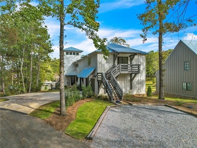 Lake Home For Sale in Eclectic, Alabama