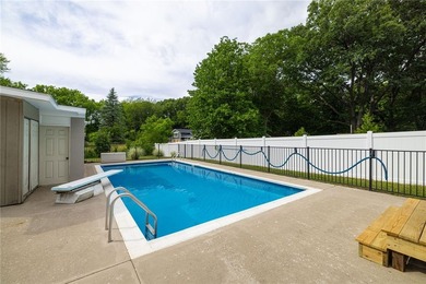 Gorgeous mid-century modern ranch with exquisite architectural - photo 25