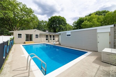 Gorgeous mid-century modern ranch with exquisite architectural - photo 26