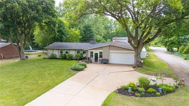 Gorgeous mid-century modern ranch with exquisite architectural - photo 31