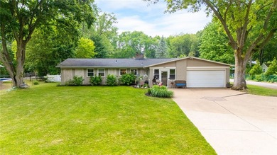 Gorgeous mid-century modern ranch with exquisite architectural - photo 32