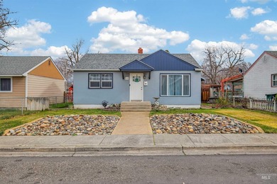 Lake Home For Sale in Clarkston, Washington