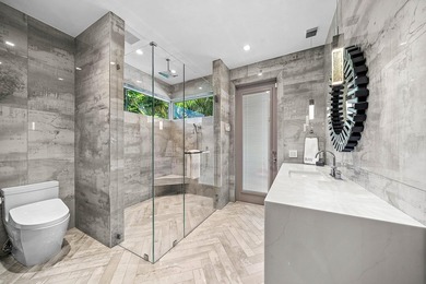 Exquisite single-story residence in the prestigious community of - photo 38