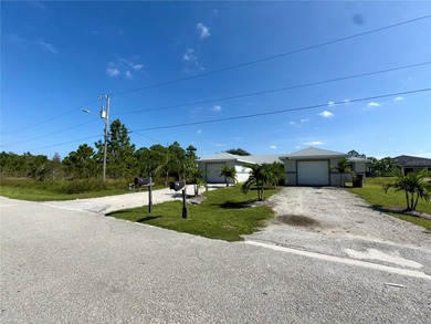 Lehigh Acres Area Townhome/Townhouse For Sale in Lehigh Acres Florida