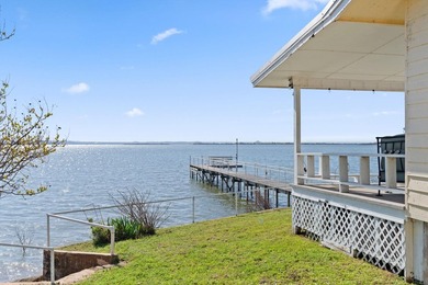 Stunning Lake Buchanan Waterfront Haven. Wide open views of Lake - photo 3