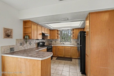 Spacious 3-bedroom, 3-bath townhome offering a multi-level floor - photo 4