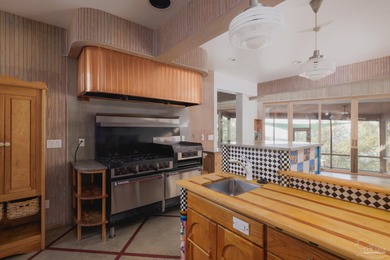 Set atop one of the highest elevations in Gulf Breeze, this - photo 14