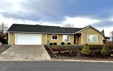 Lake Home For Sale in Klamath Falls, Oregon