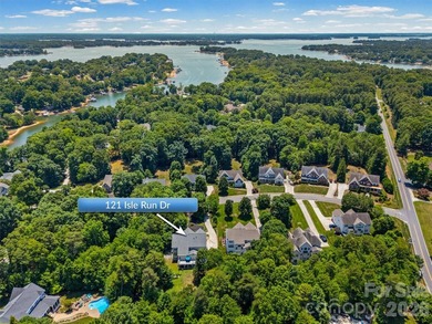 This exceptional Lake Norman home has beautiful updates and - photo 45