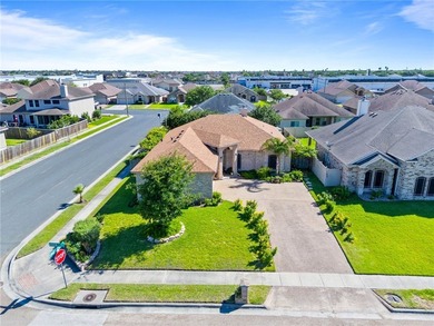 Pristine and move in ready! This amazing and well-maintained one - photo 3