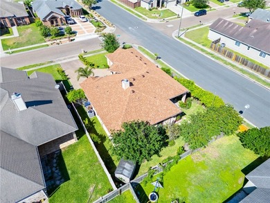 Pristine and move in ready! This amazing and well-maintained one - photo 5