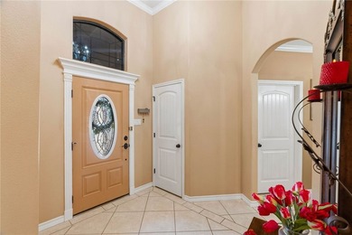 Pristine and move in ready! This amazing and well-maintained one - photo 7