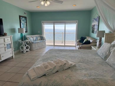 Enjoy breathtaking Gulf views and the soothing sound of the - photo 12