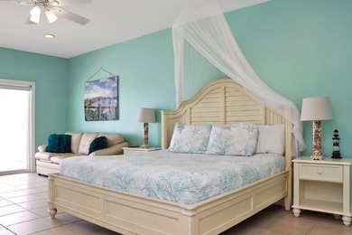 Enjoy breathtaking Gulf views and the soothing sound of the - photo 13