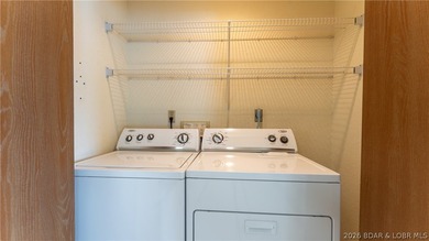 Welcome to lake life in this warm and inviting lakefront home - photo 14