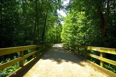 Prime golf course lot on the 13th fairway in Belmont Lake - photo 5
