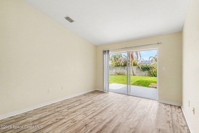 Discover the perfect blend of comfort and convenience in this - photo 8