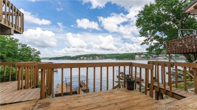 Welcome to lake life in this warm and inviting lakefront home - photo 27