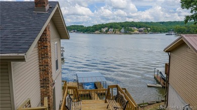 Welcome to lake life in this warm and inviting lakefront home - photo 29