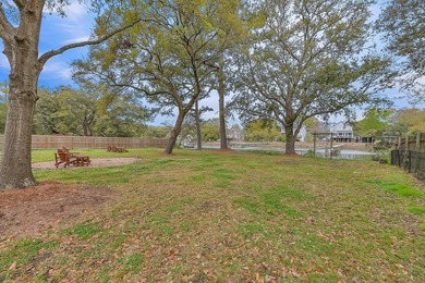 Welcome to your updated waterfront retreat in the desirable - photo 38