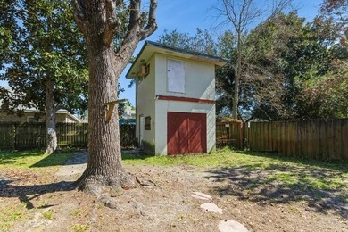 Investment opportunity! Strategically located minutes from - photo 18