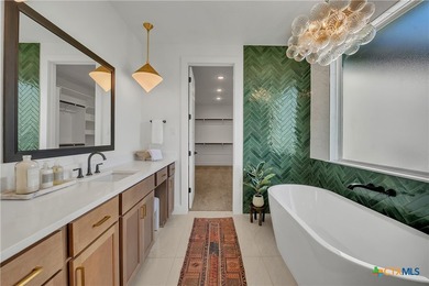 Exceptional design meets everyday comfort in this beautifully - photo 18
