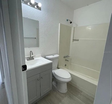 Welcome to your new home located in a quiet and desirable area - photo 12