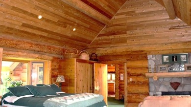 Contractors Dream Fixer Upper!! 2700+ sq ft 3 bed/ 2 bath on - photo 12