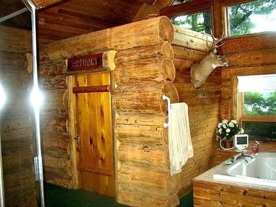 Contractors Dream Fixer Upper!! 2700+ sq ft 3 bed/ 2 bath on - photo 14