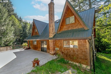 Private, gated home on 5+ acres with a year-round creek and - photo 4