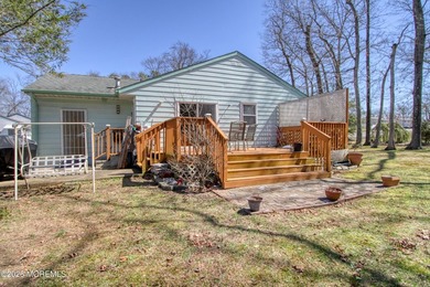 This fine house 2ith 2 bedrooms and full bath sits on a large - photo 16