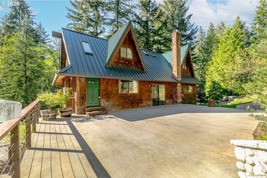 Private, gated home on 5+ acres with a year-round creek and - photo 6