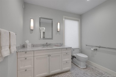 Set within the coveted Estates II gated community in Manhasset - photo 22