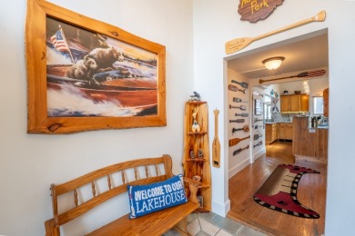 Stunning, Direct Lakeside Home w/4 Car Garage - photo 6