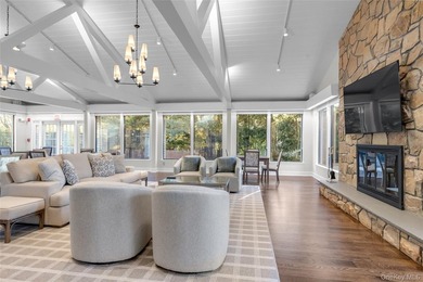 Set within the coveted Estates II gated community in Manhasset - photo 38