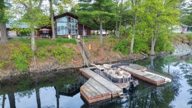 Stunning, Direct Lakeside Home w/4 Car Garage - photo 4