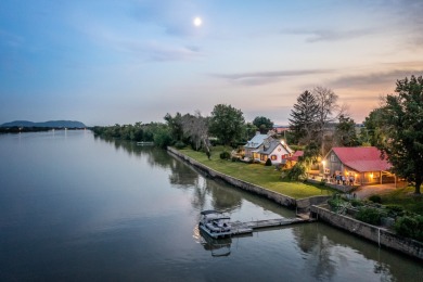 Lake Home For Sale in Saint-Marc-Sur-Richelieu, 