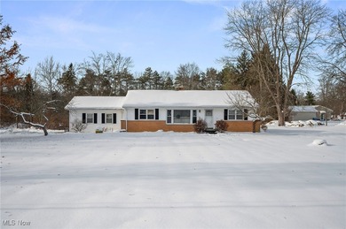 (private lake, pond, creek) Home For Sale in Chagrin Falls Ohio