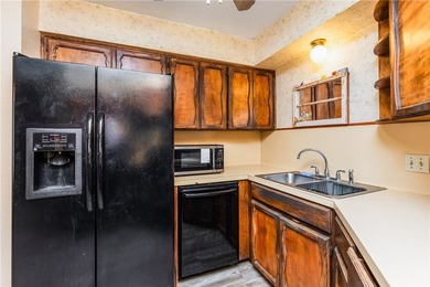 Discover comfort, space, and convenience in this charming - photo 8