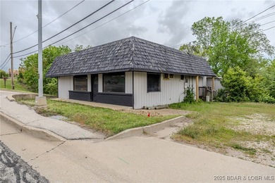 Prime Commercial Opportunity with Residential Income in the - photo 2